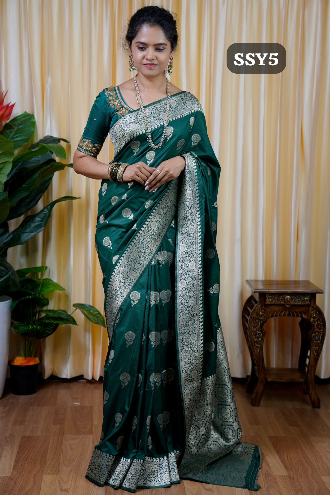 Premium Georgette Zari weaving Saree🥰🥳