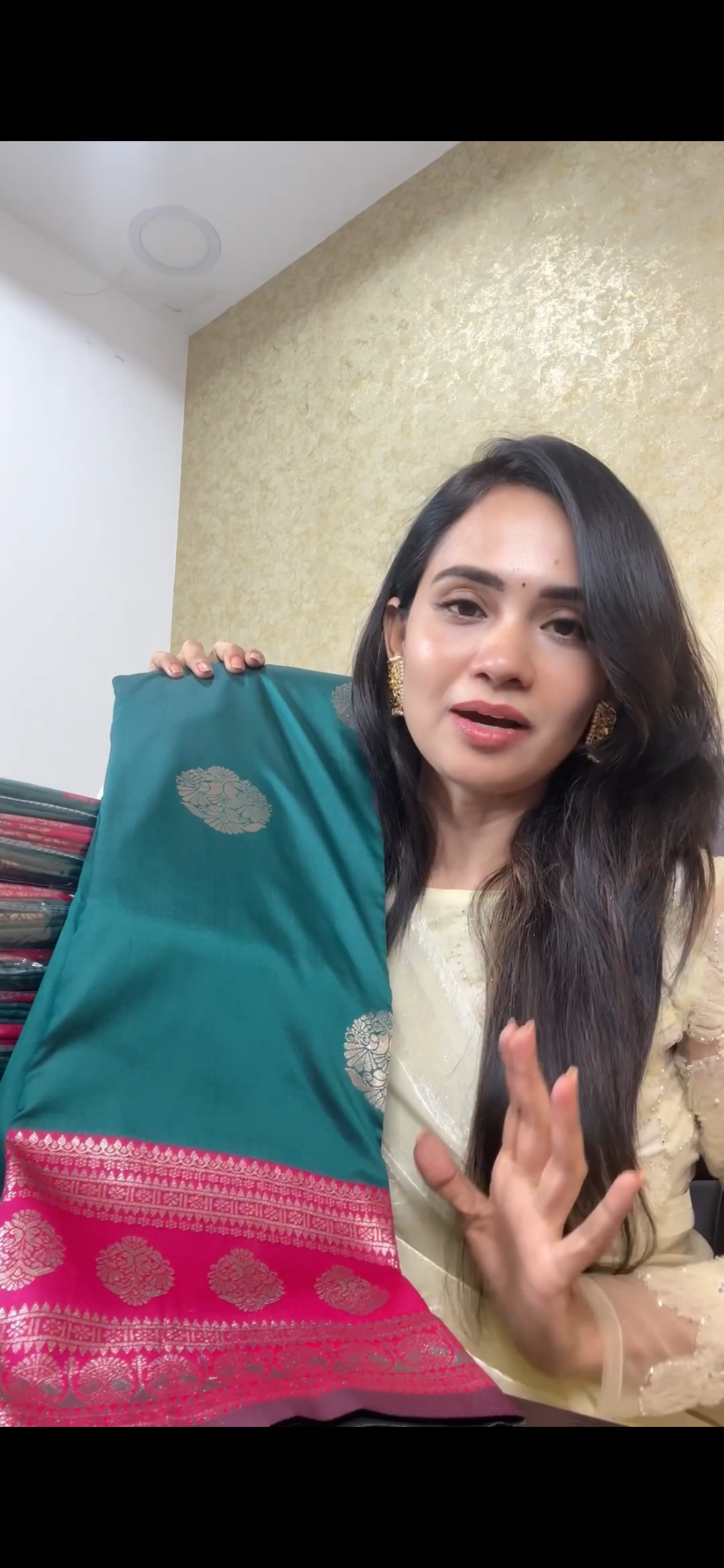 Kanchi semi silk saree😍😎📚offer