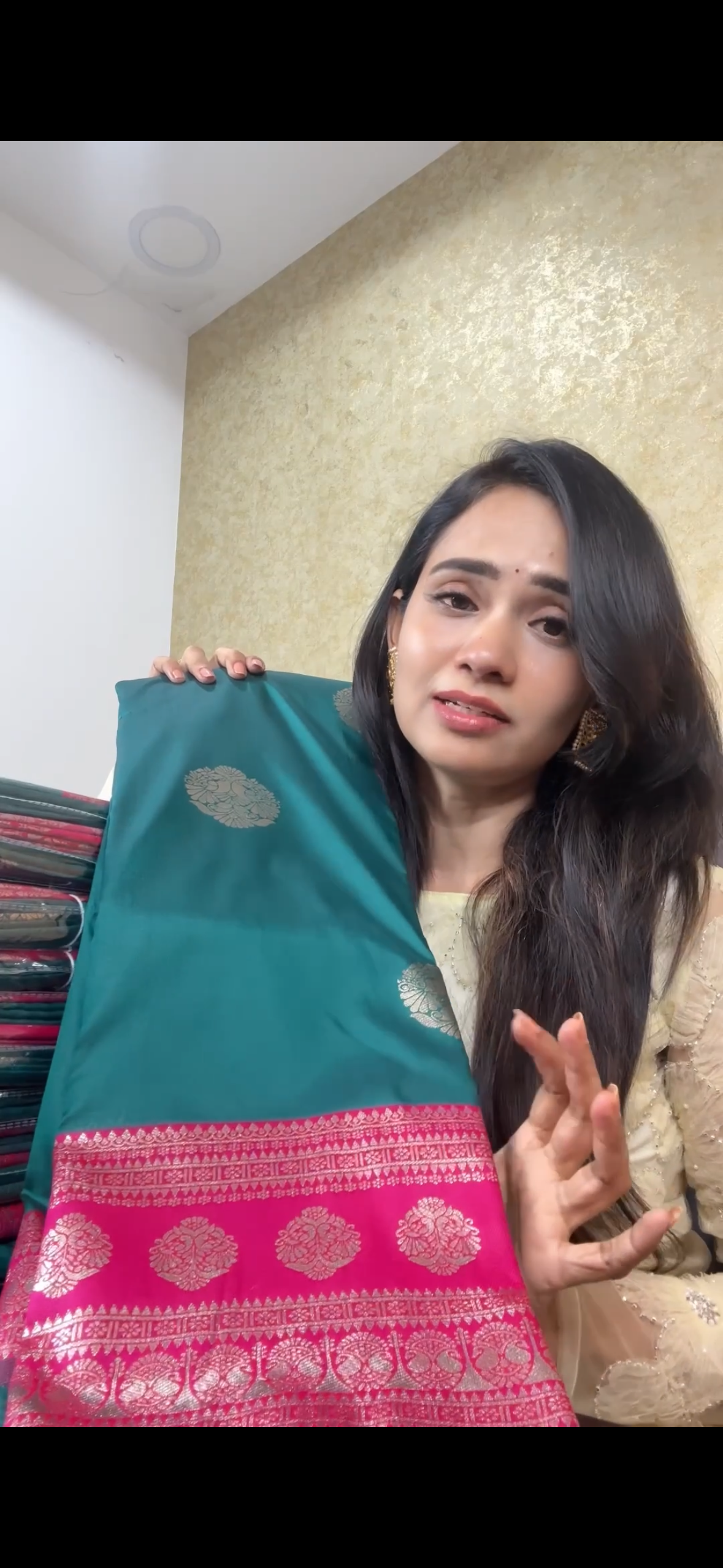 Kanchi semi silk saree😍😎📚offer