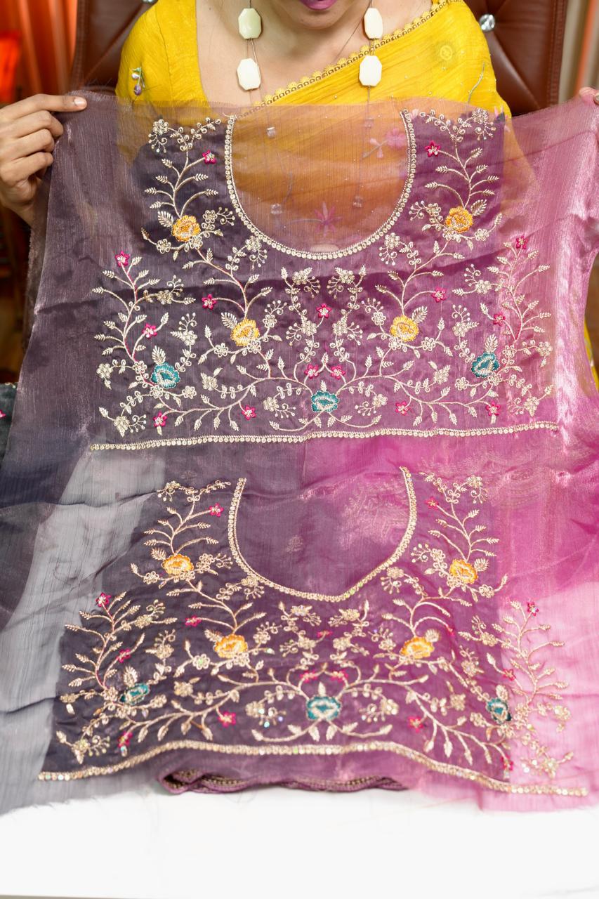 Designer saree🥰📚