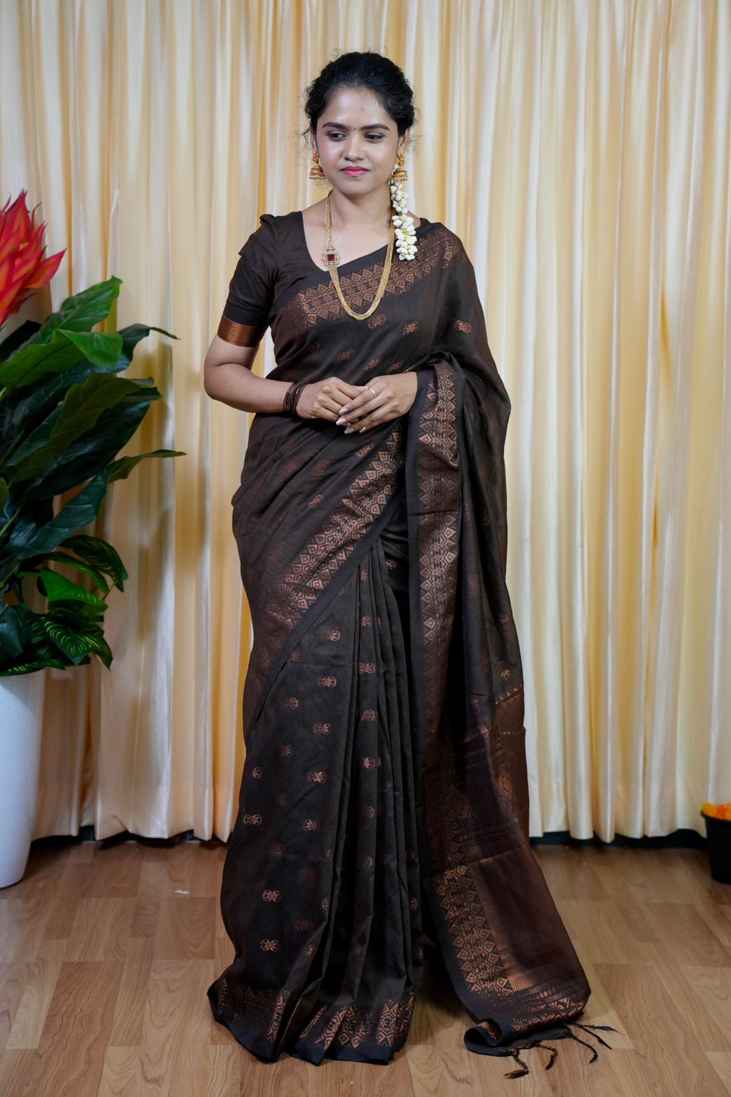 Kadhi cotton with Zari weaving🥳