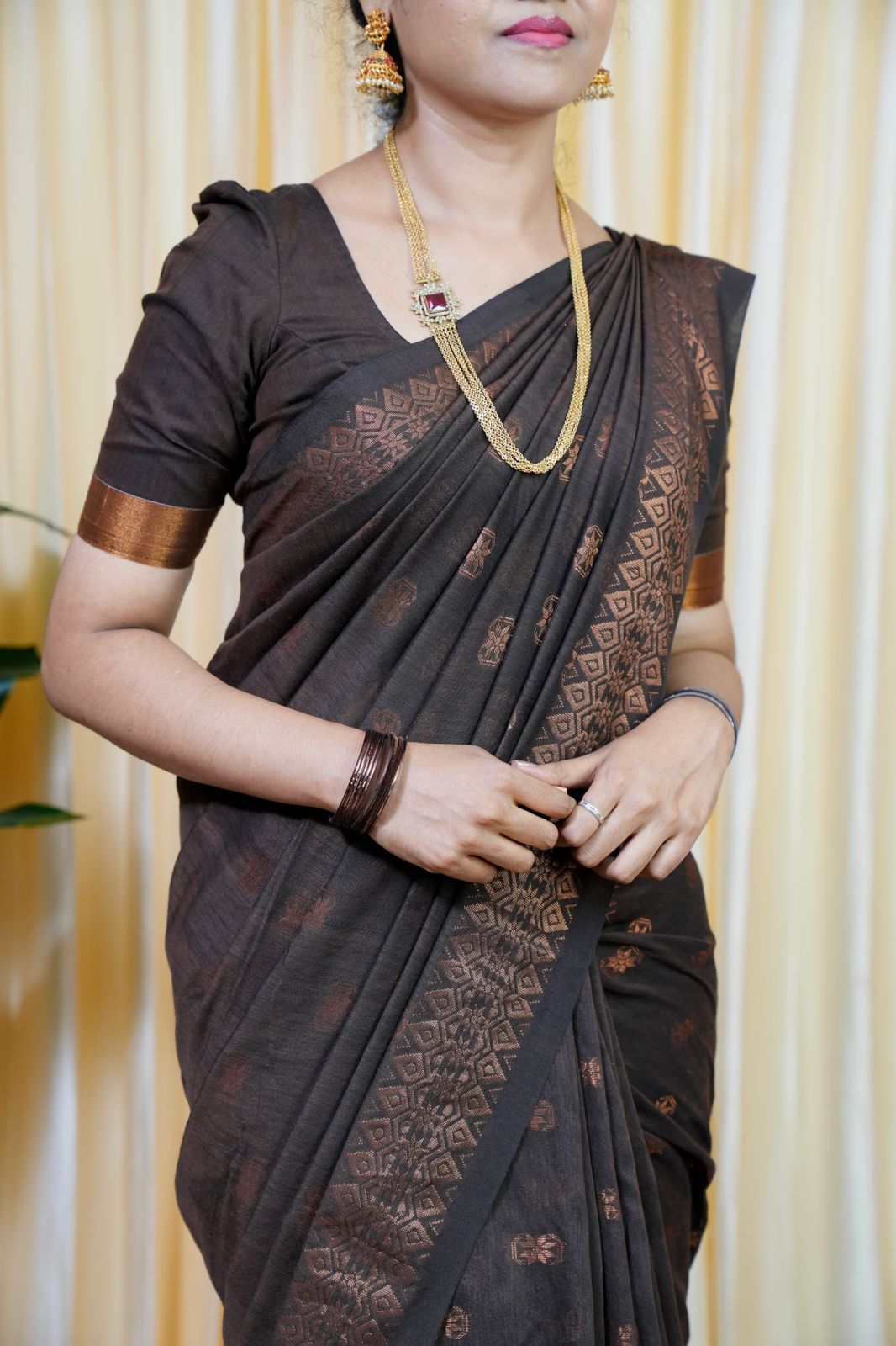 Kadhi cotton with Zari weaving🥳