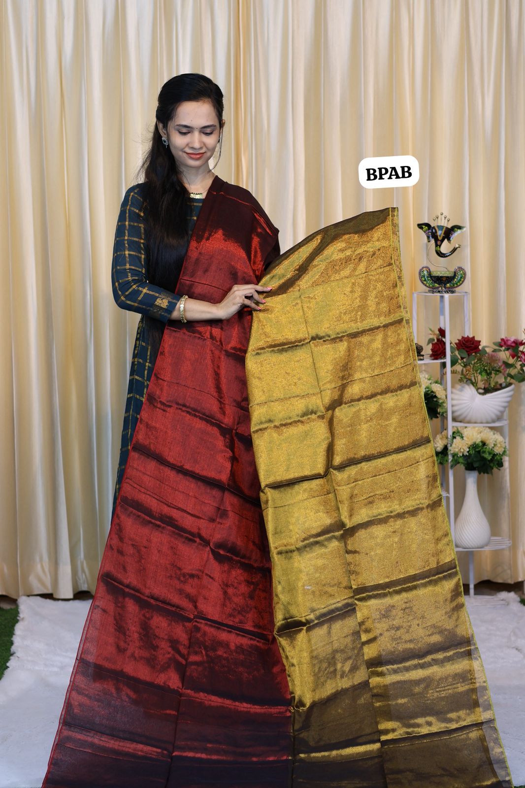 Comfortable both in single pleat or pleated Premium soft khadhi tissue saree with running blouse 😍🥳