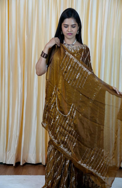 Premium Space silk with Golden heavy Katdhana work🥰😎