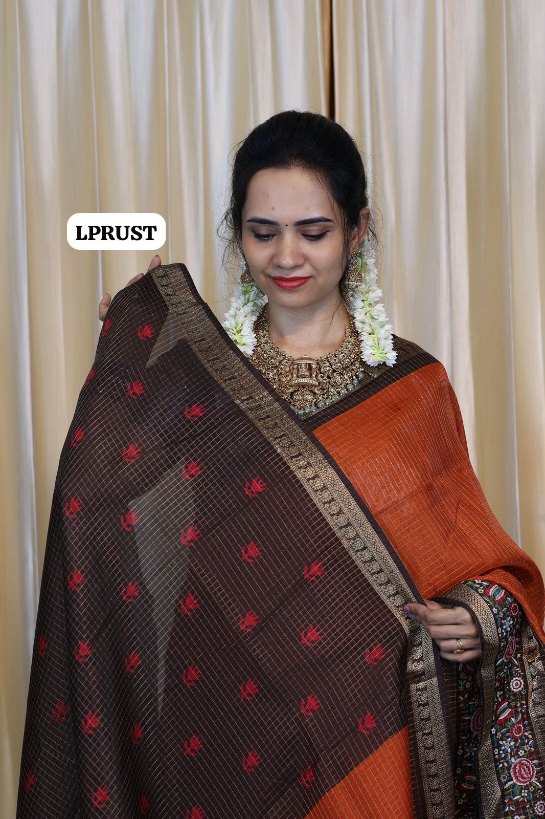 Vairaoosi rust semi silk cotton sarees😍
