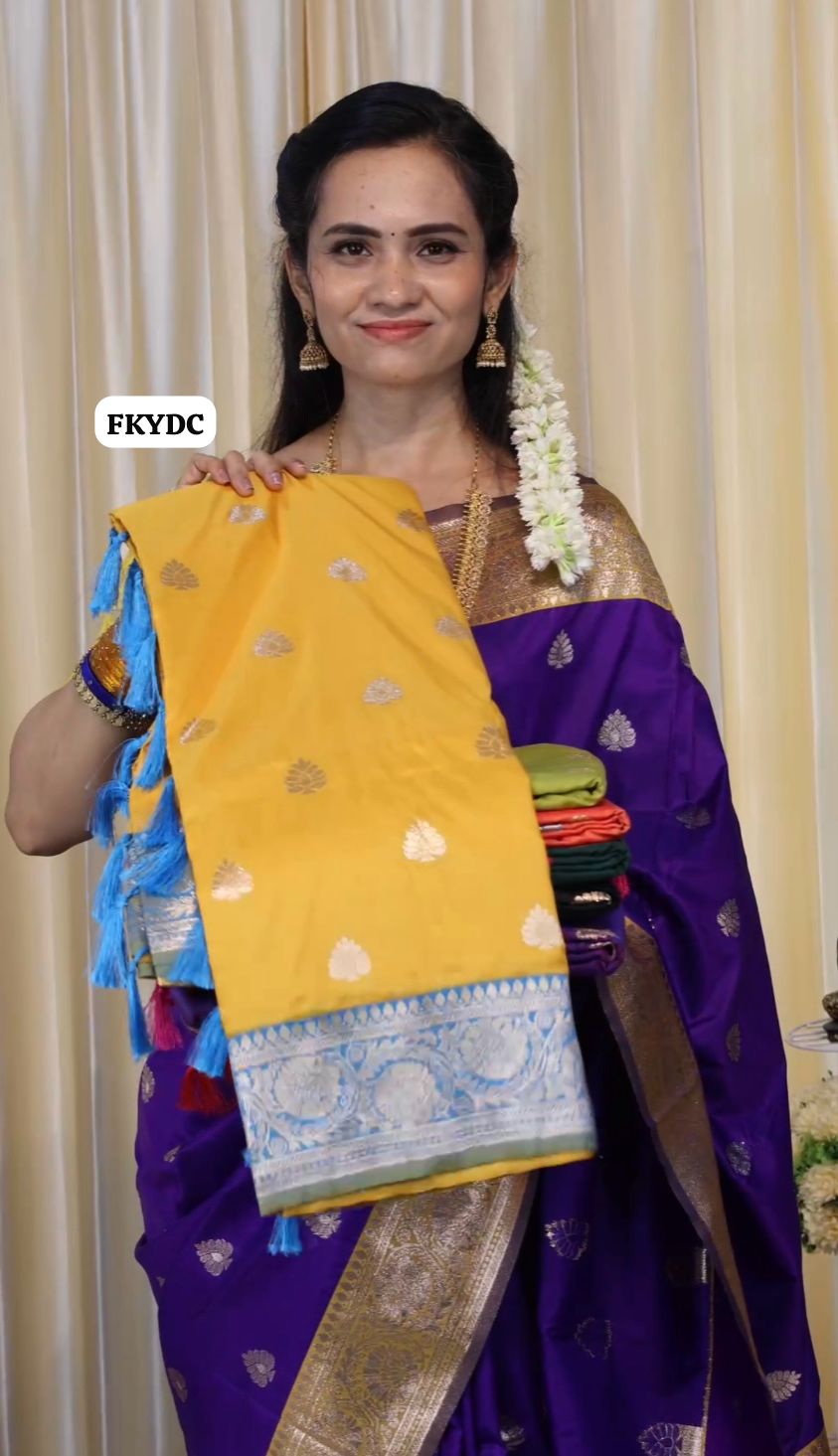 Semi soft silk saree with zari weaving buttas and border. Blouse and pallu same color😍🥳