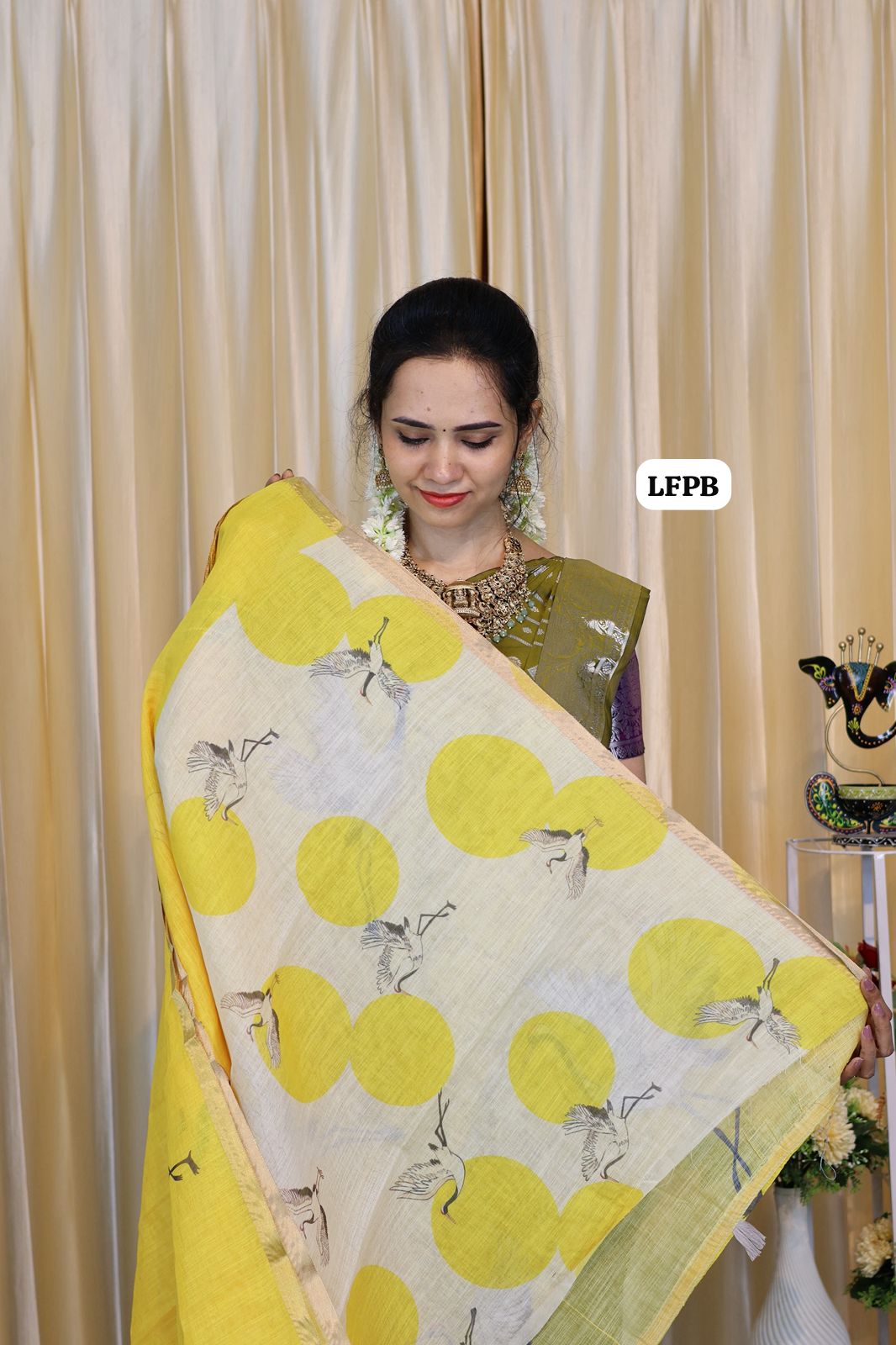 Soft linen saree offer‼️😍📚