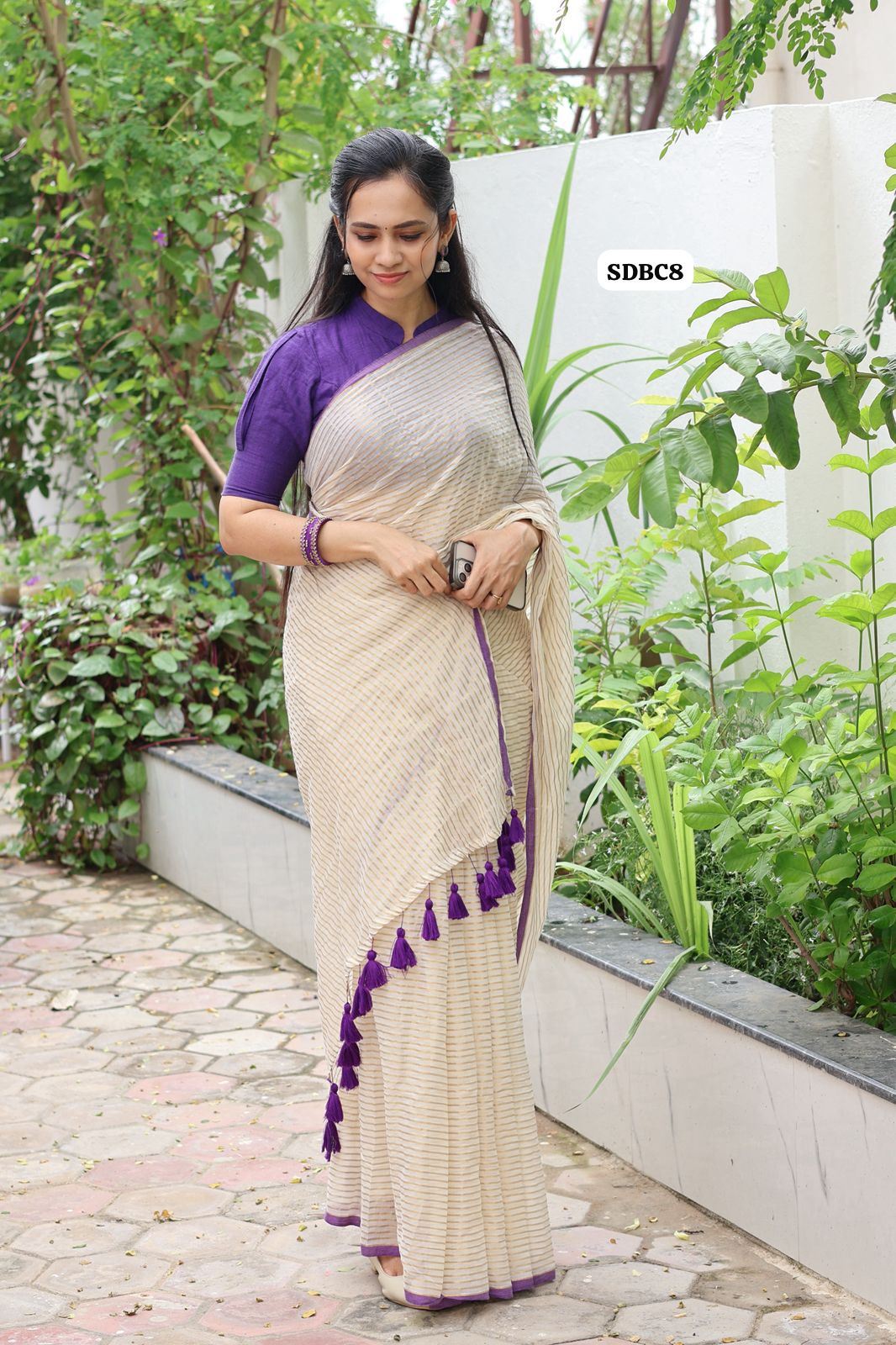 Linen mul cotton saree with zari weaving all over saree🥳without blouse