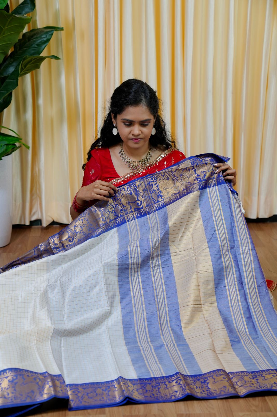 Semi silk saree in checked🥰😎🌲🏃🏻‍♀️Offer