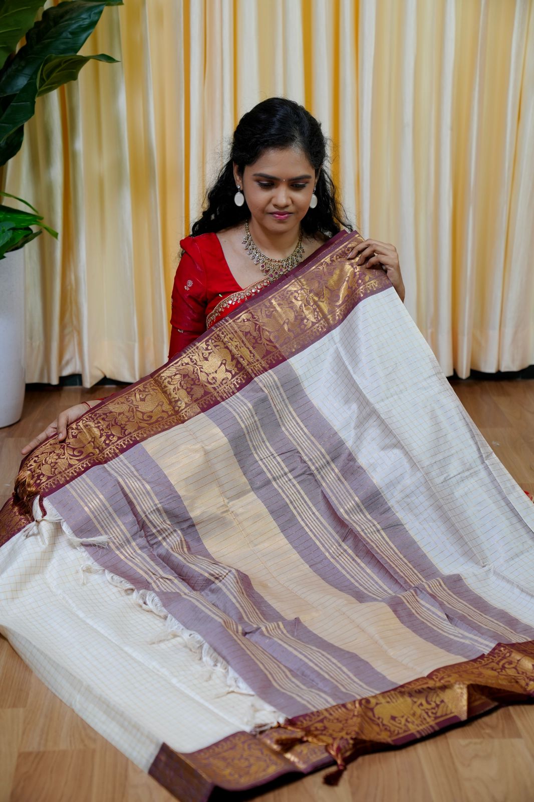 Semi silk saree in checked 🥰😎🏃🏻‍♀️🌲Offer