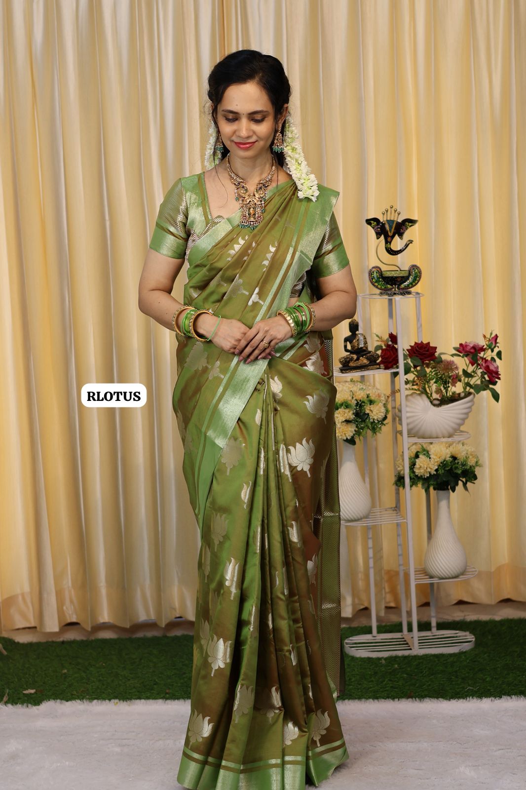 Kajol inspired lotus design Semi soft silk saree with same blouse as in pic😍🥳