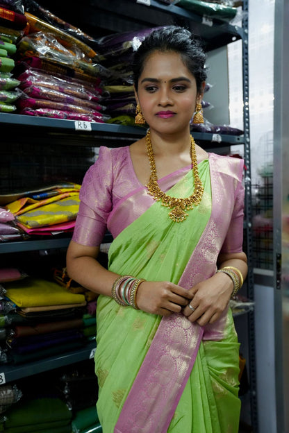 Premium warm silk saree🥳