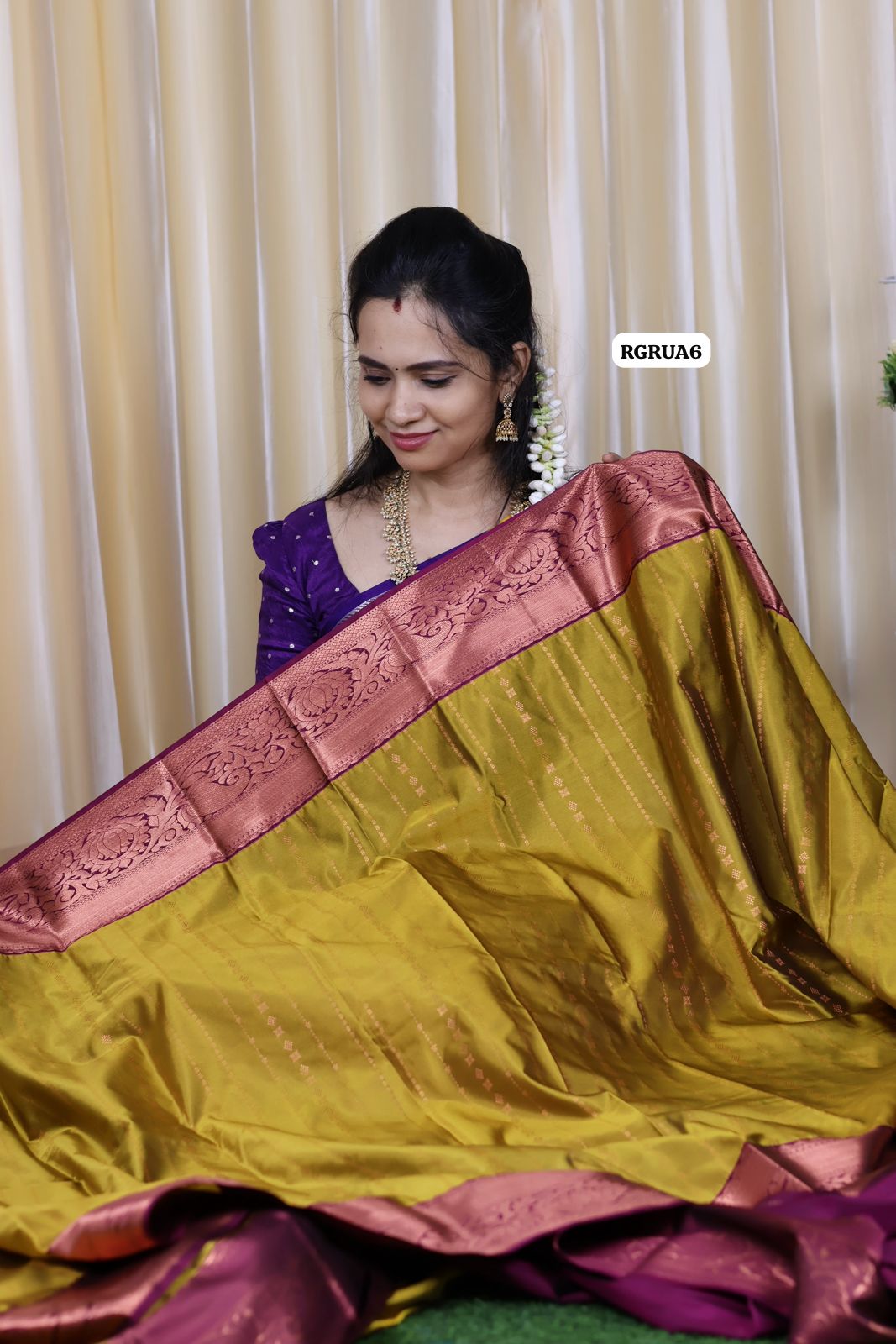 Premium kanchi soft silk saree with running blouse 🥳✅