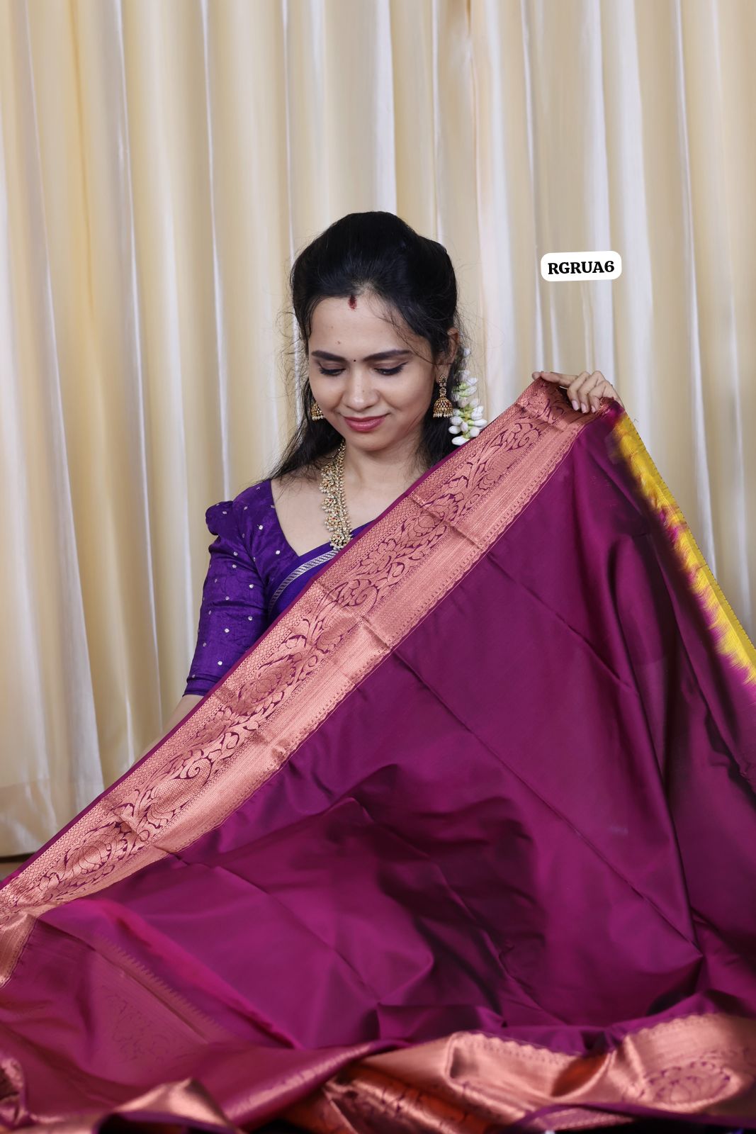 Premium kanchi soft silk saree with running blouse 🥳✅