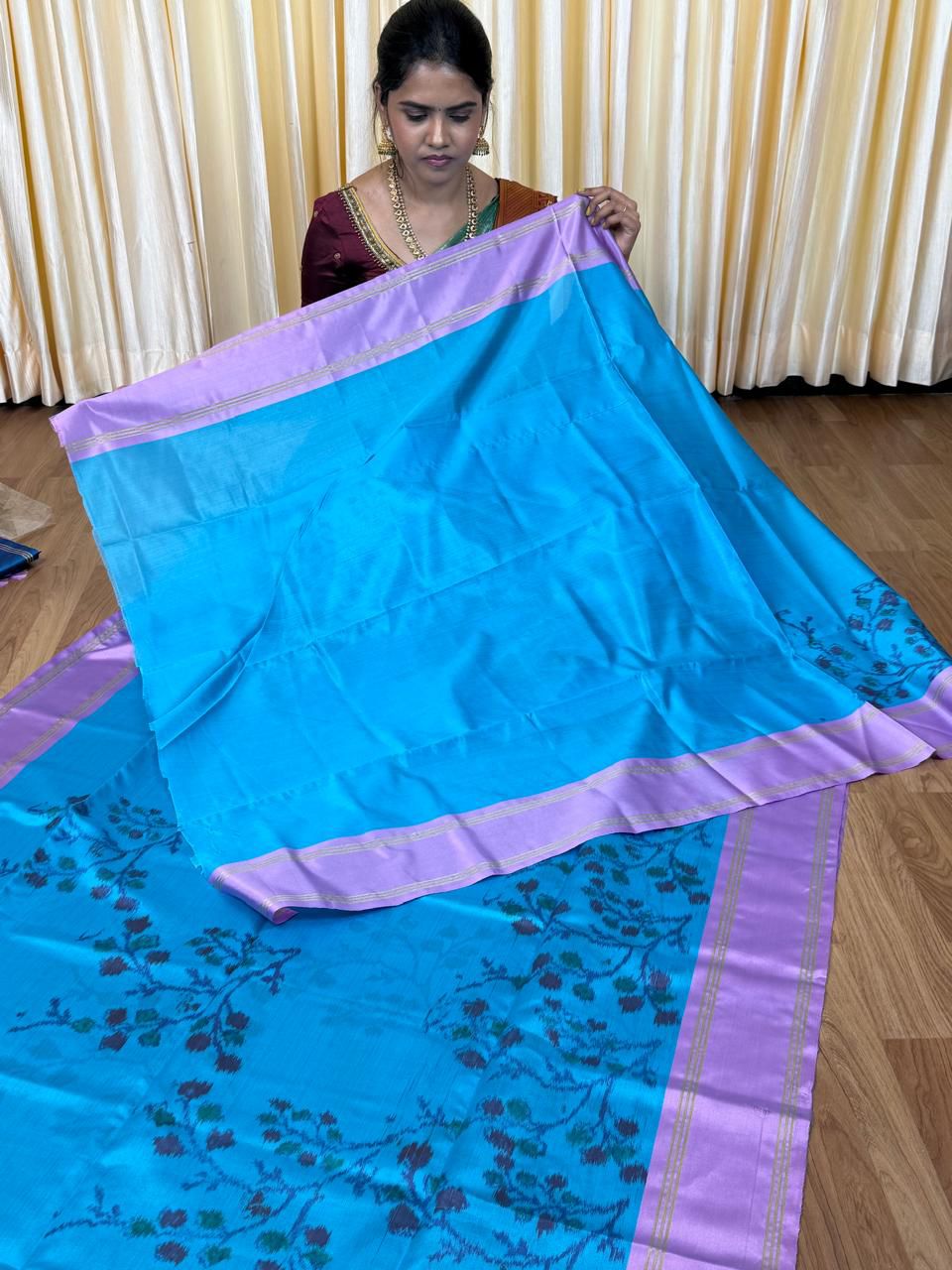 Soft silk sarees with Poachampally design🥰😎📚