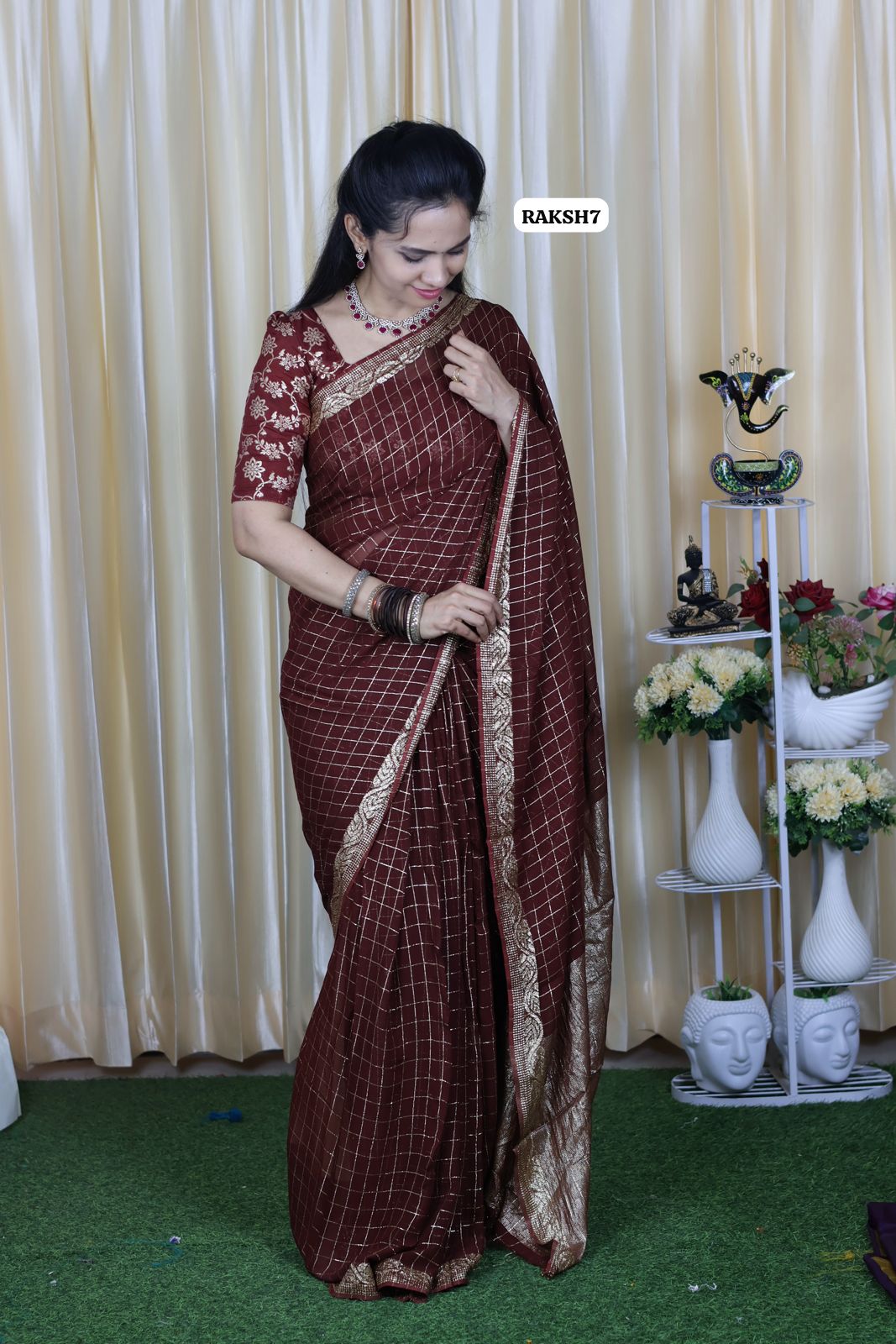 Premium Viscose Georgette Saree checks zari With Dola Viscose Blouse 🥳Dark chocolate brown