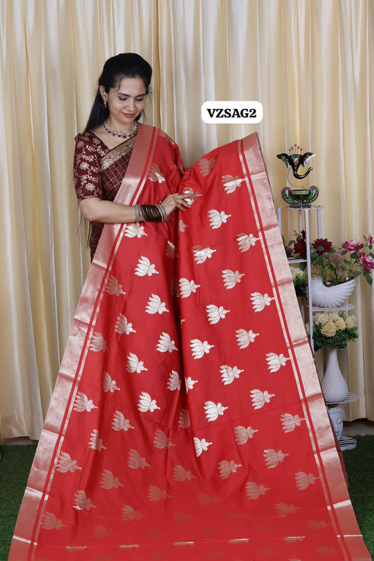 Actress kajolinspired sarees 
Semi soft silk 
Full saree zari weaving Lotus buttas with Running blouse 😍🥳