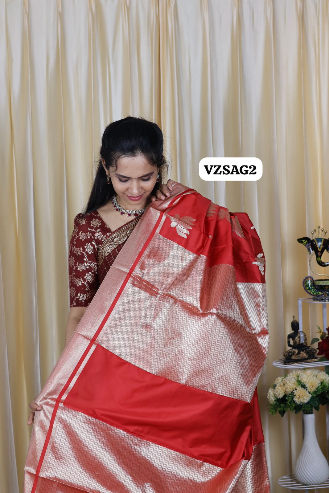 Actress kajolinspired sarees 
Semi soft silk 
Full saree zari weaving Lotus buttas with Running blouse 😍🥳