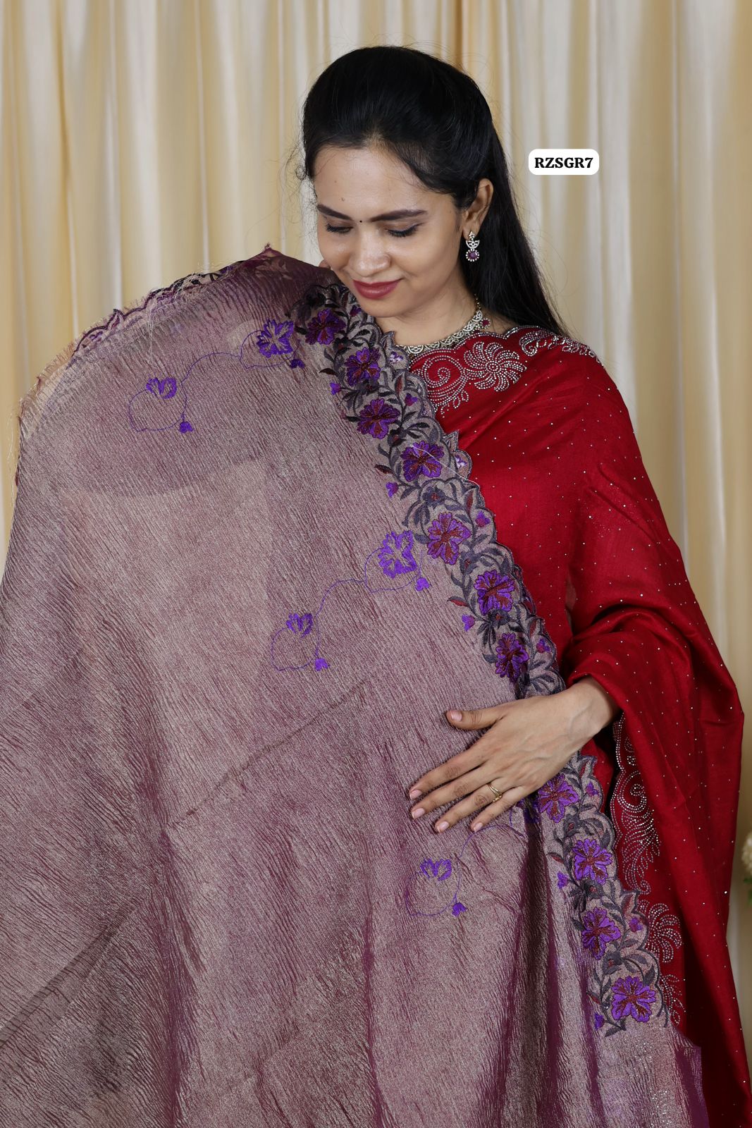 Crushed tissue saree with cut work border with running blouse 😍🥳