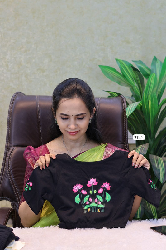 Premium quality readymade elastic blouse with printed design 😍⏰