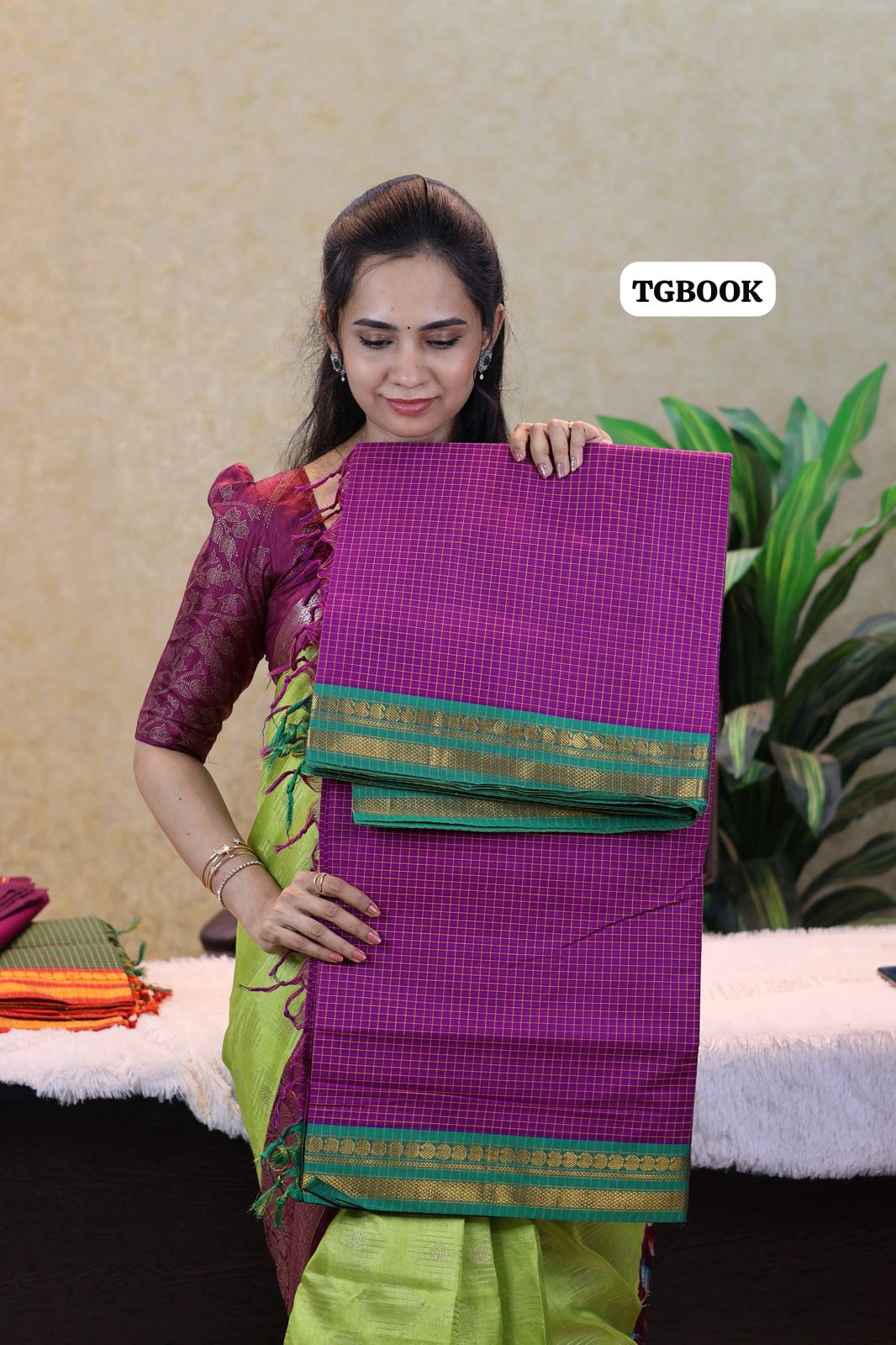 Cotton saree with small border 😍😎📚 offer