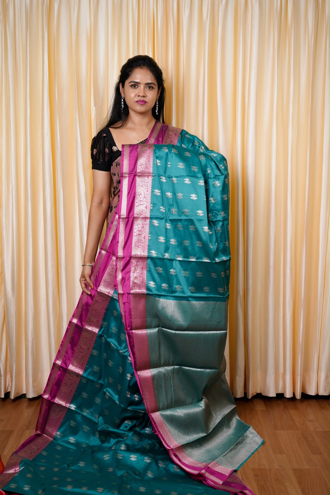 Soft silk sarees🥰😎📚