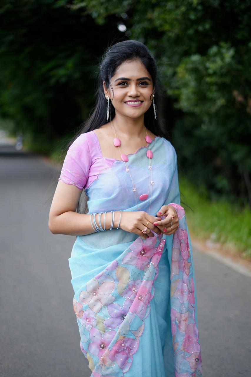 Organza floral digital print with embroidery work saree😍😎