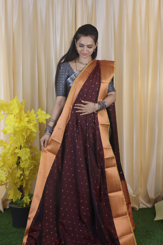 1000 Buttas semi silk saree🥳