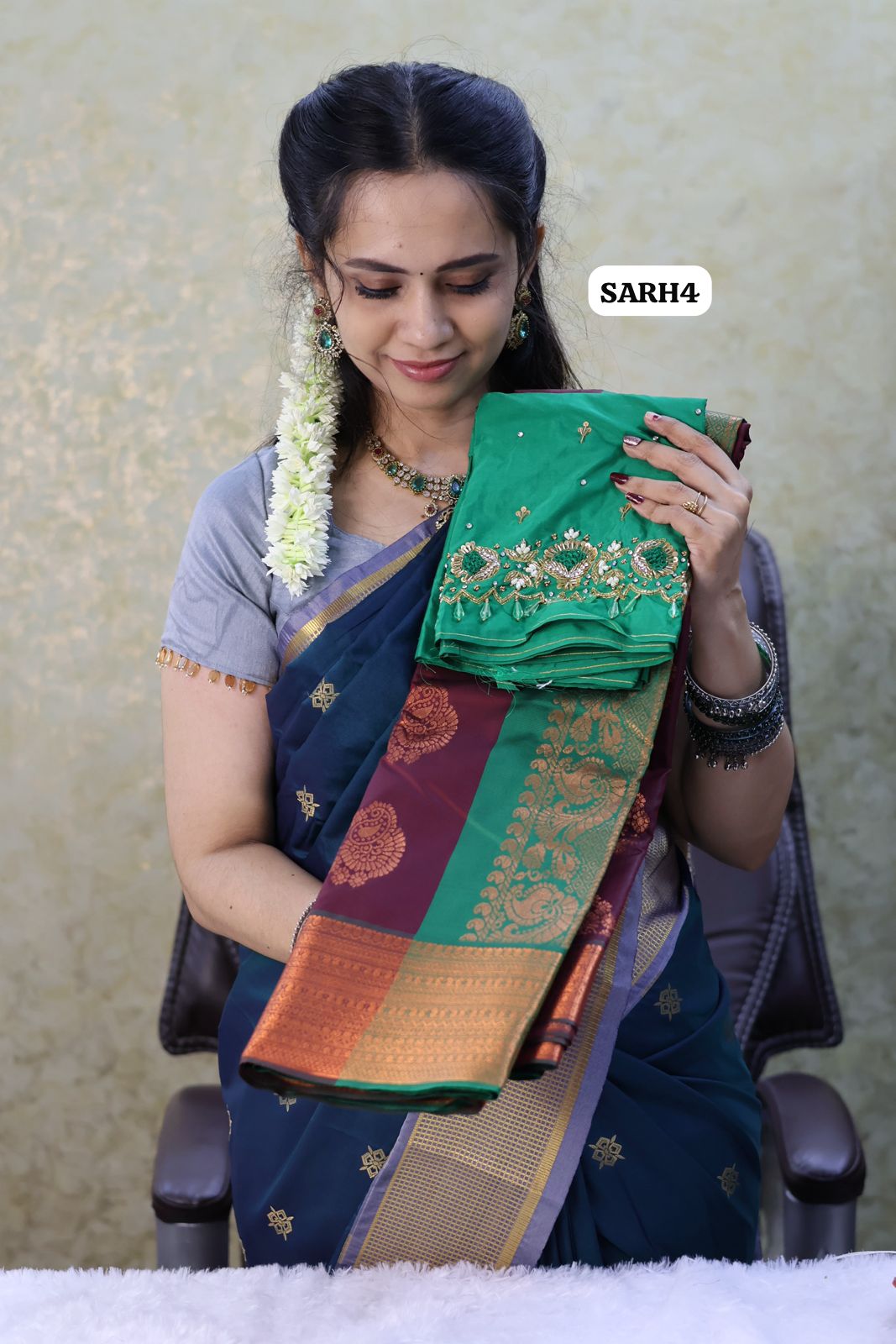 Saree with Aari work combo🎁