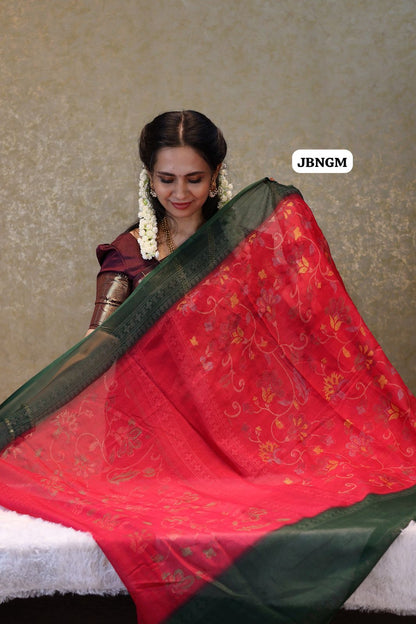 Fancy chiffon sarees with contrast blouse😍Ⓜ️