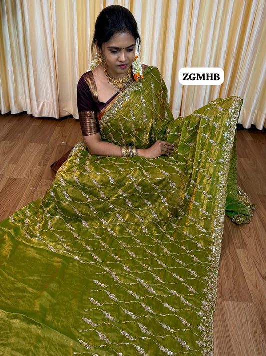 Premium Space silk with Golden heavy Katdhana work🥰😎📚