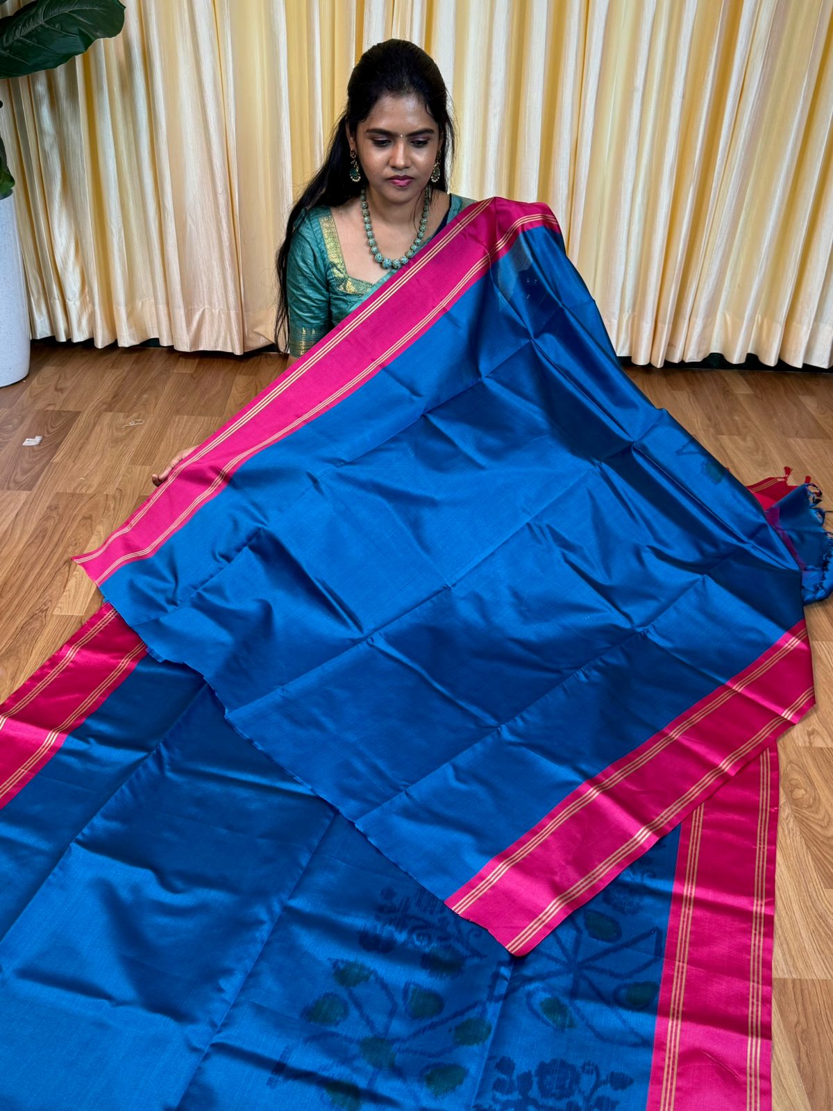 Soft silk sarees with Poachampally design🌈📚