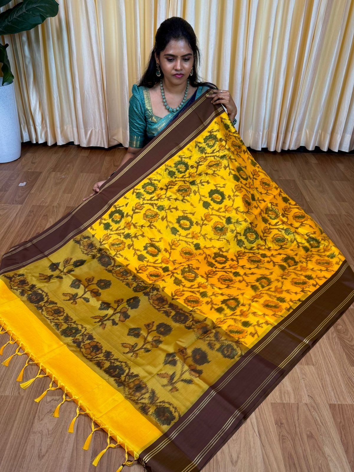 Soft silk sarees with Poachampally design🥰😎📚
