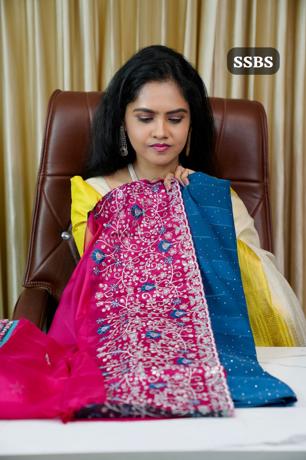 Budget friendly designer saree with Work blouse🥰😎