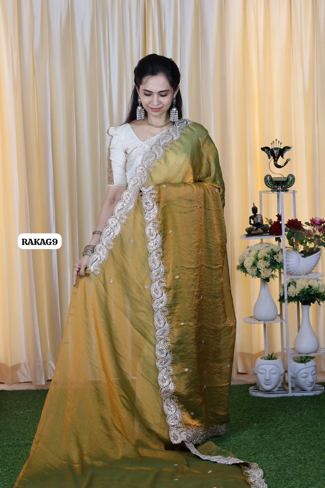 Fendy chiffon with embroidery border and blouse 😍🥳