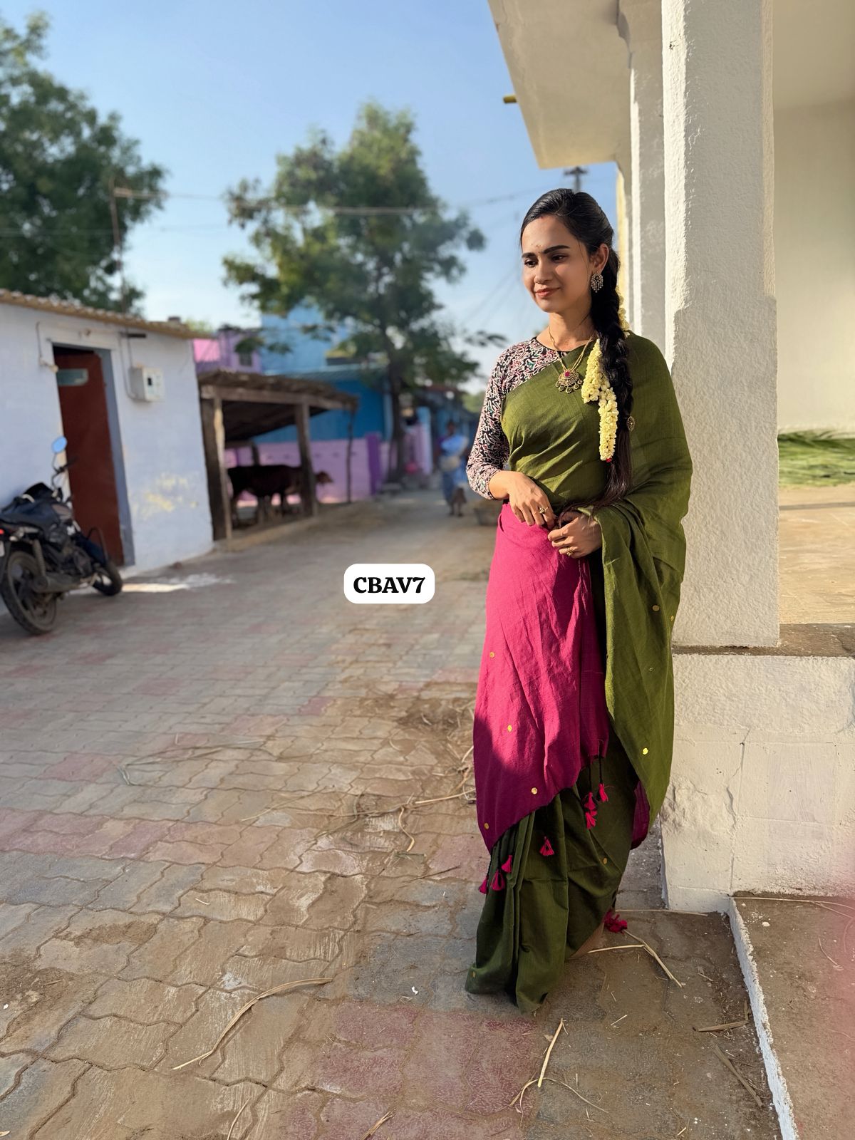 Premium Khadhi cotton saree with coin buttas contrast blouse and pallu😍🥳