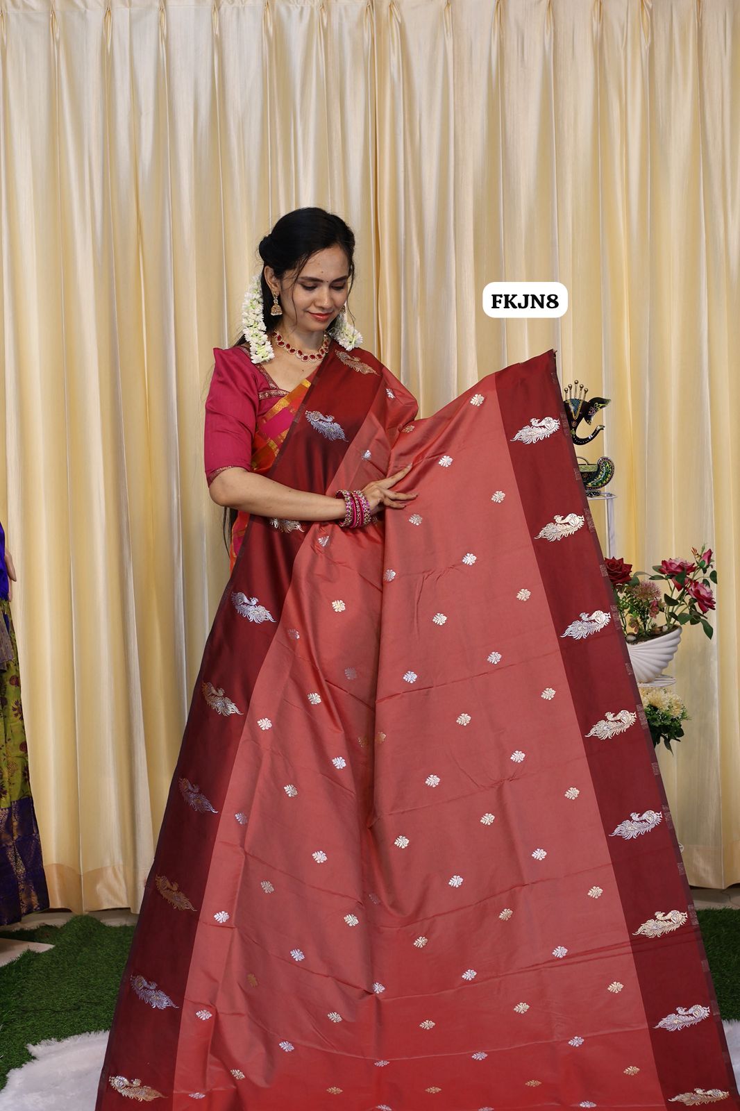 Kanchi Semi sift silk saree with zari weaving pallu and contrast blouse😍🥳