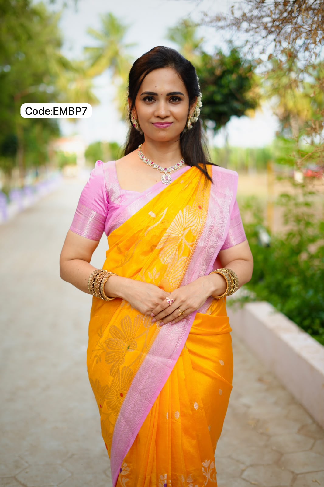 Premium warm silk sarees😍😎🥳