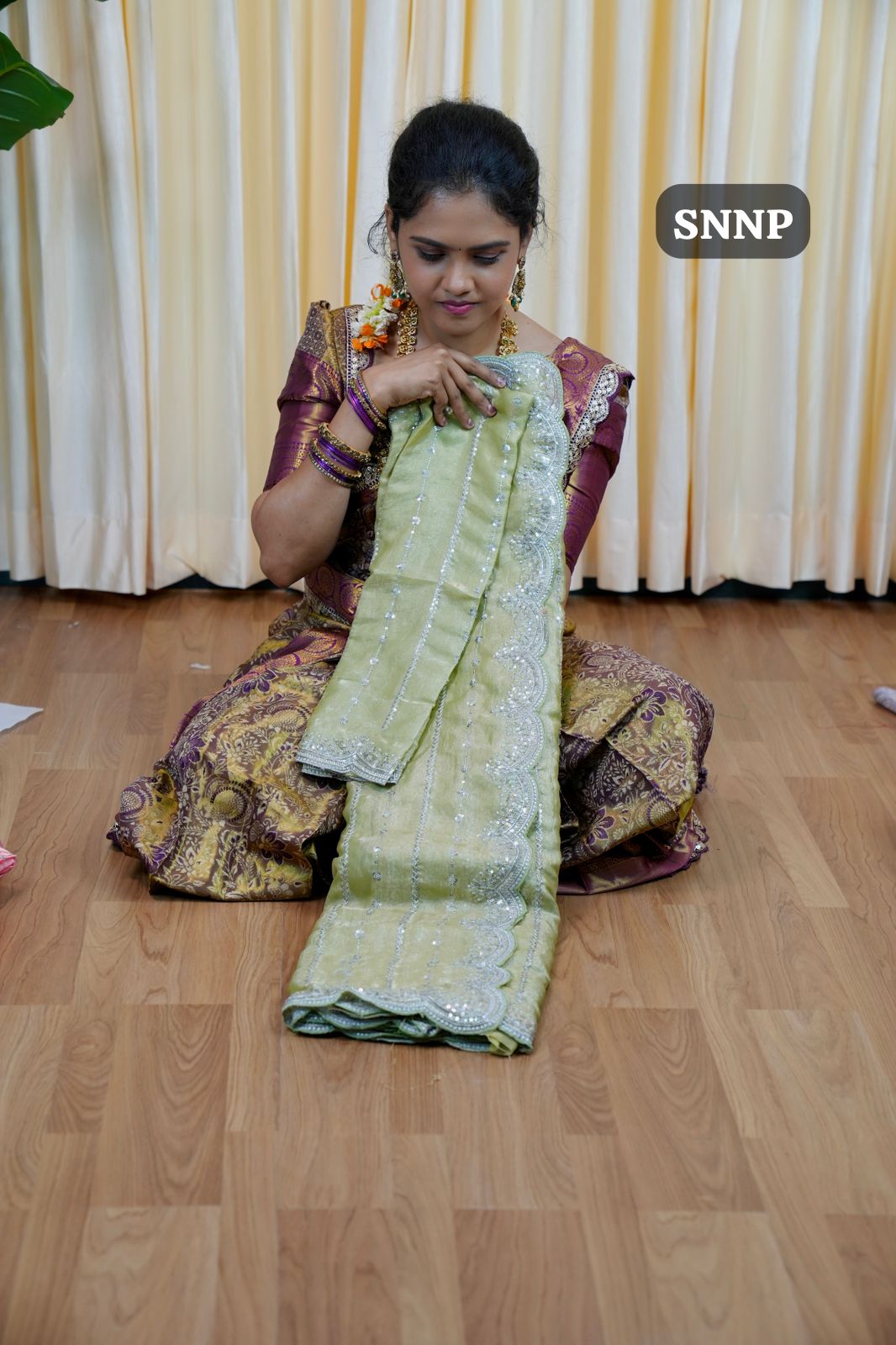 Space silk saree with Machine worksilver weaving🥰😎📚🌈