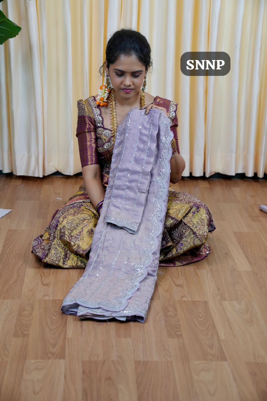 Space silk saree with Machine work silver weaving🥰😎