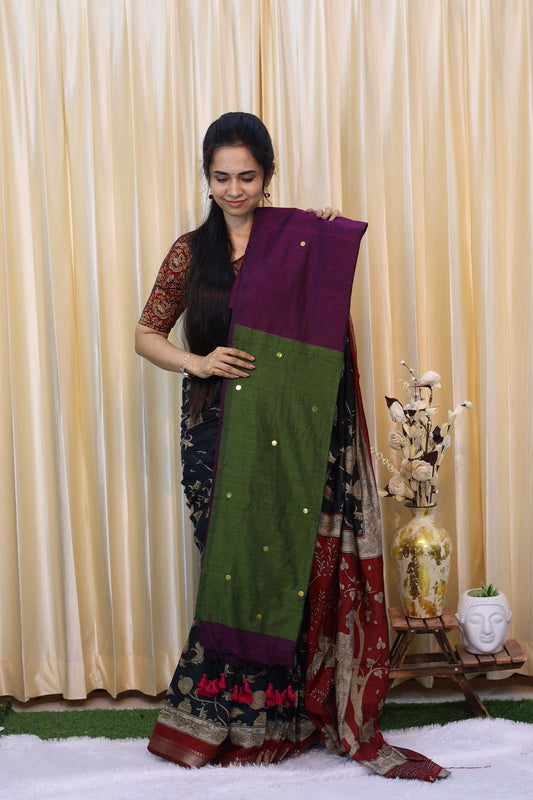 Premium Khadhi cotton saree with coin buttas contrast blouse and pallu🥳
