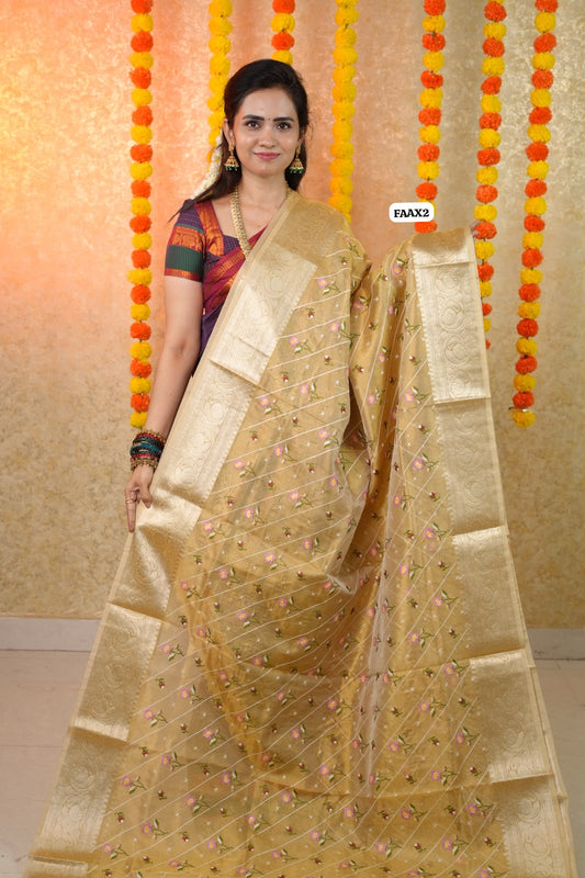 Golden zari with embroidery saree😍🥳