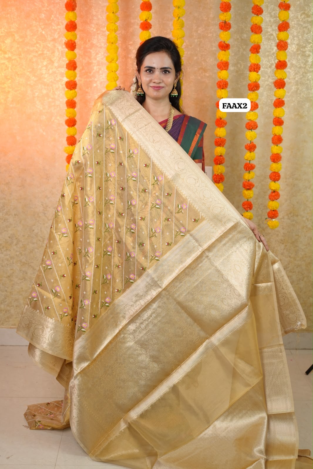 Golden zari with embroidery saree😍🥳