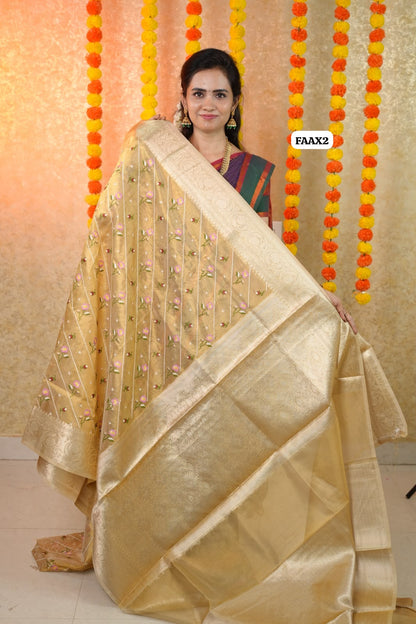 Golden zari with embroidery saree😍🥳