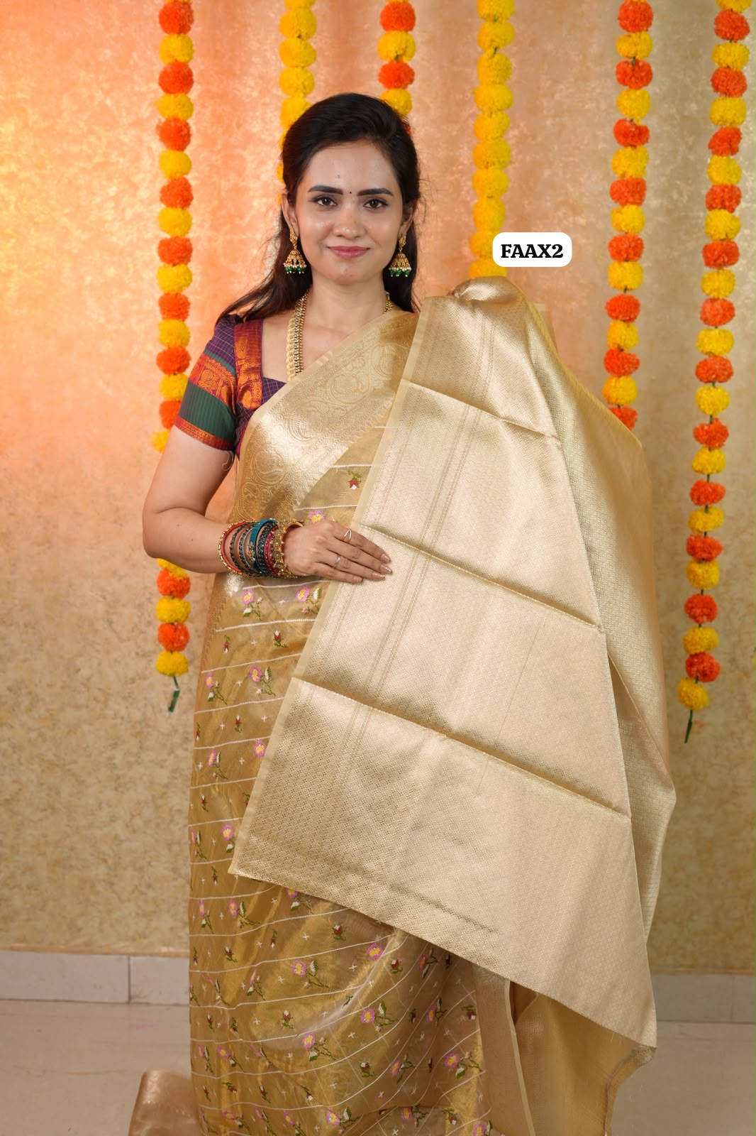 Golden zari with embroidery saree😍🥳