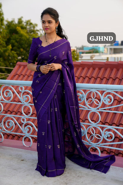 Pure viscose satin border with zari weaving georgette,Crafted for new Trend. 🥳