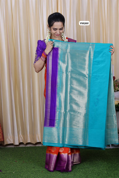 Warm silk saree with Contrast border🥳