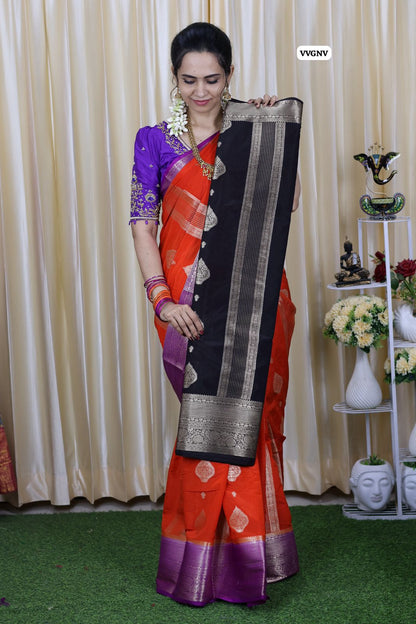 Warm silk saree with Monochrome border😍🥳