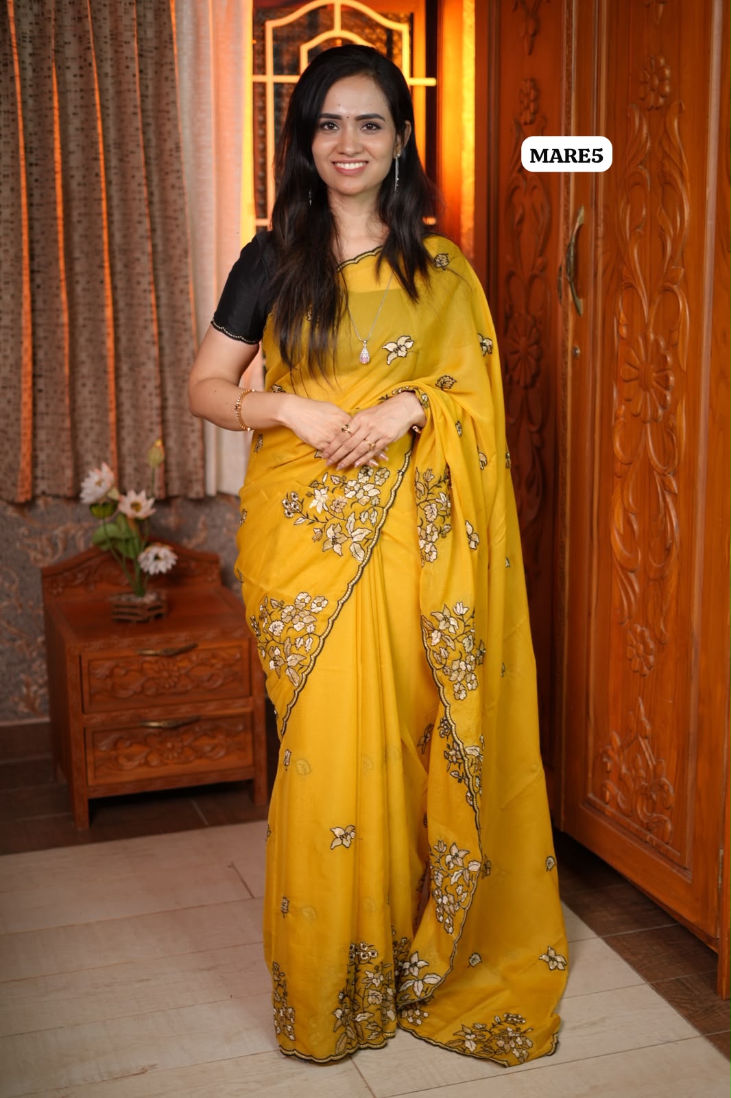 Georgette floral embroidery work saree🥳