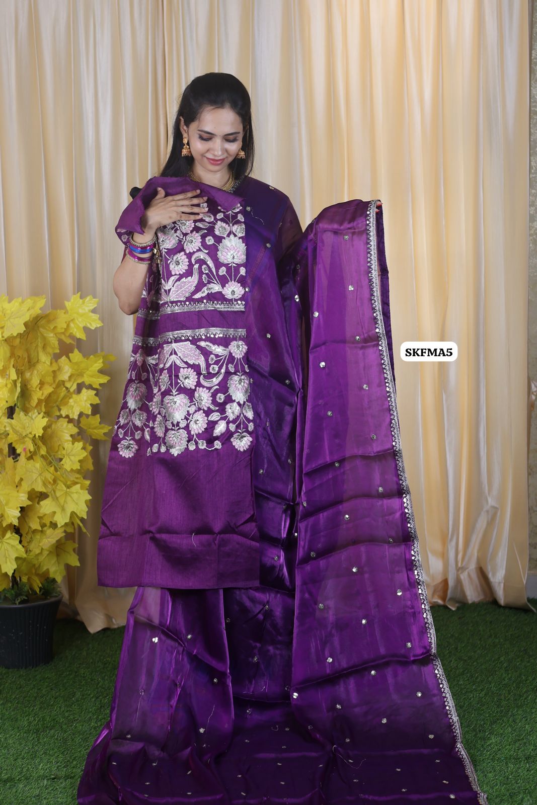 Jimmy Choo saree with embroidery blouse 🥳